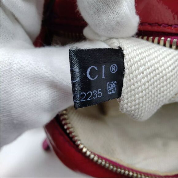 Auth Gucci Fuchsia Patent Leather SoHo Crossbody Disco Bag Purse Handbag - Picture 8 of 9